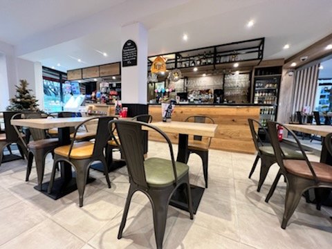Réhabilitation d'un bar-tabac à Étretat, intérieur